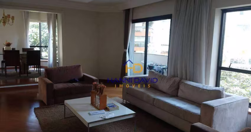 Venda  apartamento  Área nobre da Aclimação  com quatro dormitórios  uma suíte, três vagas e lazer.