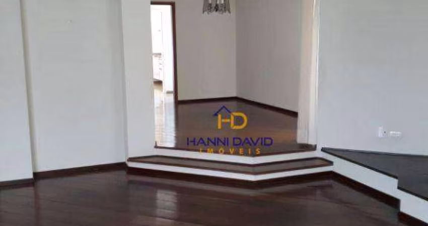Vende  apartamento no Paraíso com 3 dormitórios, sendo 1 suíte e 3 vagas na garagem.
