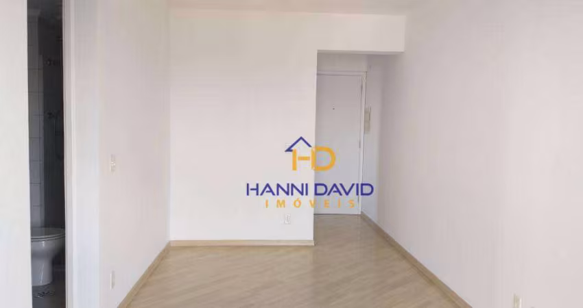 Vende  apartamento Aclimação condomínio $677.46 água e gás individual só paga seu consumo. três dormitórios  uma suíte uma vaga  Lazer  andar alto SP.