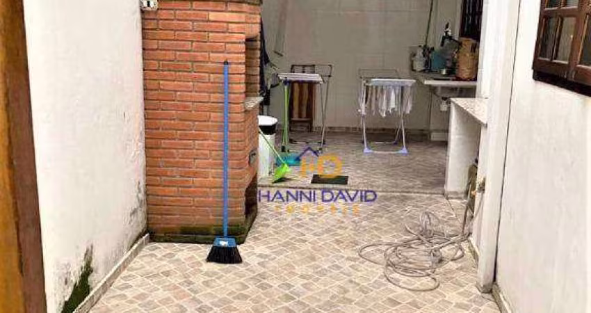 Aceita permuta!!! Casa próxima ao Metrô Santa Cruz ! 3 dormitórios e 2 vagas confira !Confira !