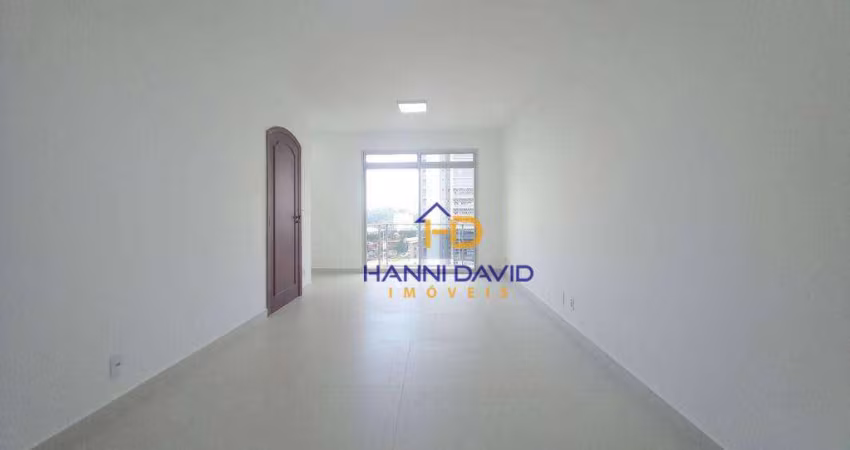 Apartamento reformado, 200m do metro Vila Mariana,  Colégio e Cursinho Poliedro , Colégio Madre Cabrini. Vila Mariana.