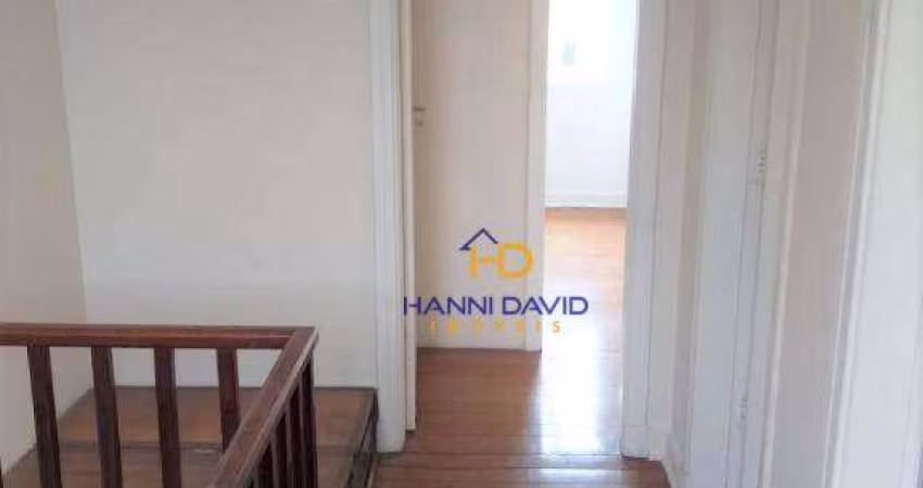 Excelente Casa Comercial com duas vagas na garagem