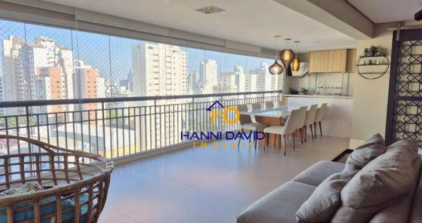 Condominio com quadra de tênis e ponto de carga para carro elétrico. vila mariana
