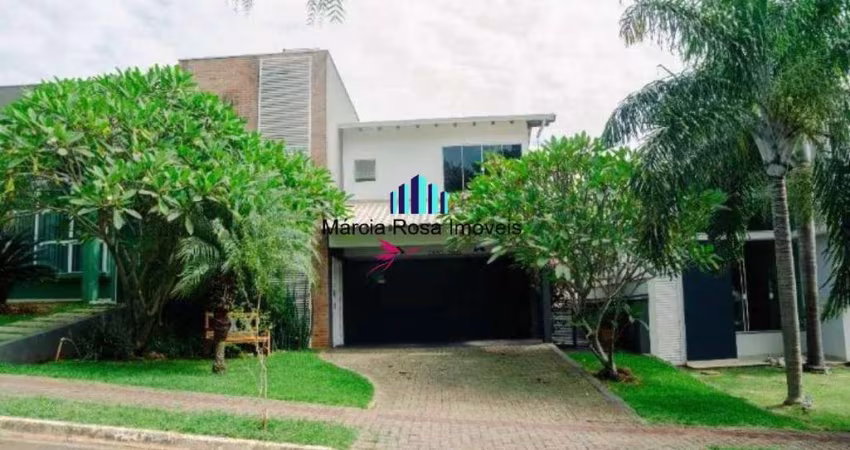 Casa à Venda no Condomínio Golden Hill