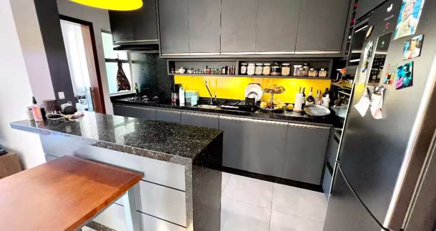 Apartamento semimobiliado com 3 quartos no Itacorubi