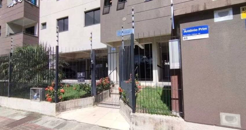 Apartamento no bairro Aririú com 3 dormitórios