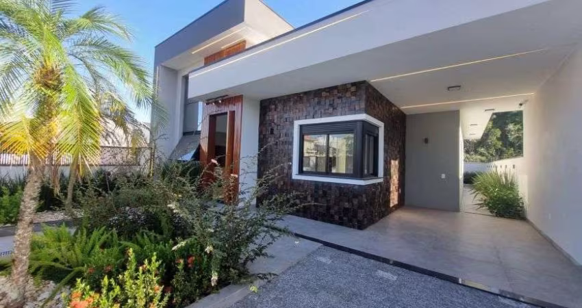 Casa de alto padrão em Potecas | São José SC