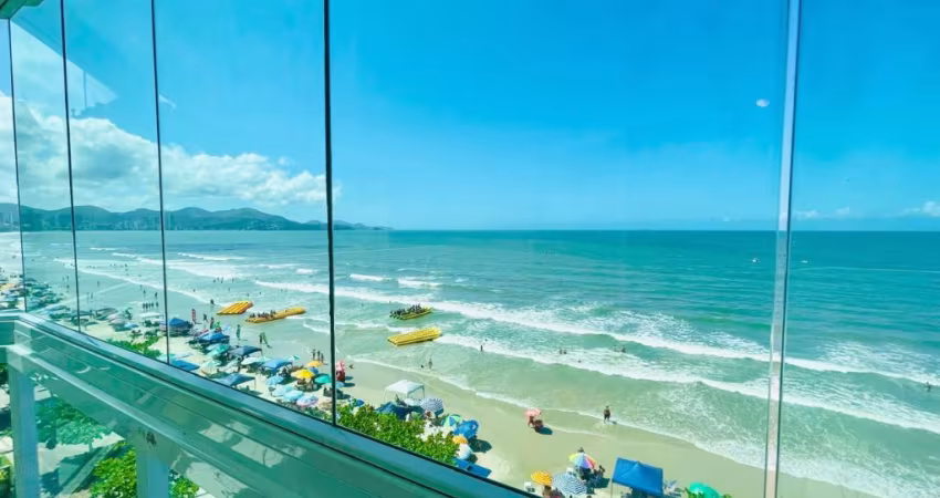 Apartamento Frente Mar 03 quartos Meia Praia