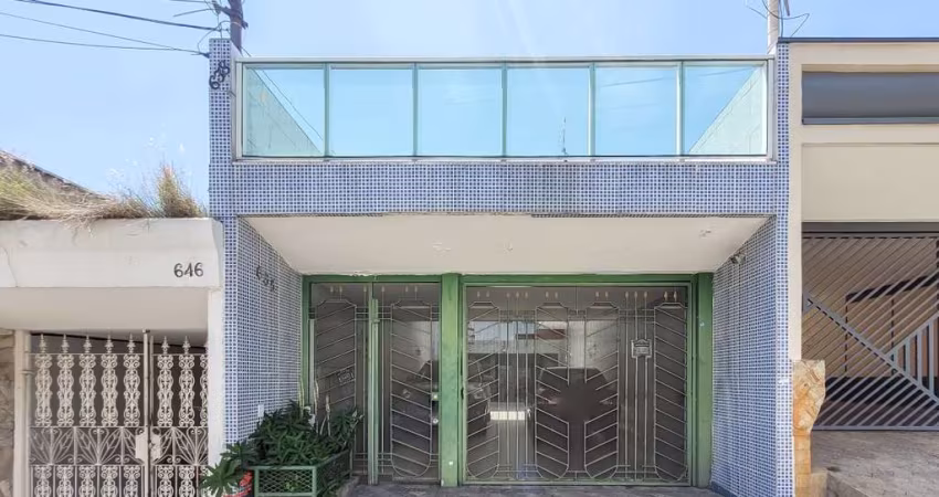 Sobrado para venda com 3 quartos, sendo 1 suíte, 190m²