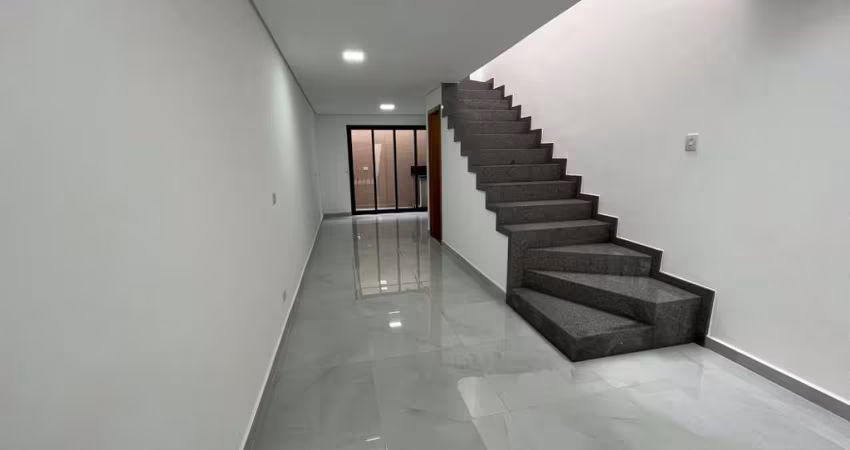 Sobrado para venda com 2 quartos, sendo 1 suíte, 80m²