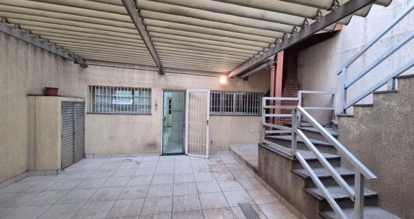 Sobrado para venda com 3 quartos, sendo 1 suíte, 250m²