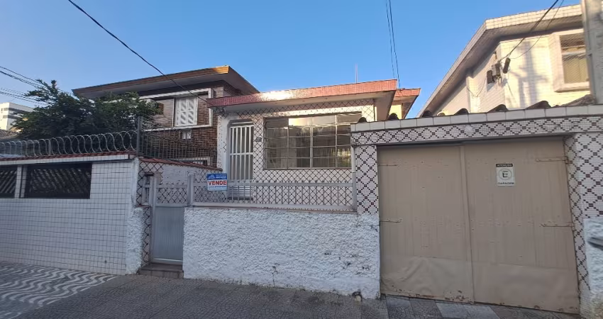 Casa em Santos com muito verde