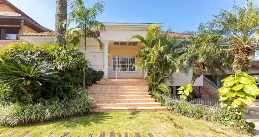 Casa de condomínio com 471.1 m², 4 quartos sendo 4 suítes à venda no bairro Ahú.