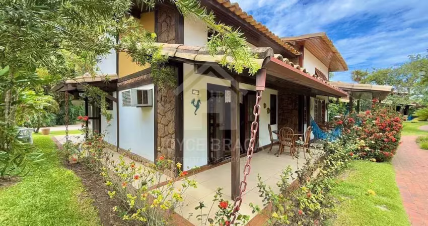 Casa em condomínio à venda – búzios, próxima à praia de manguinhos.