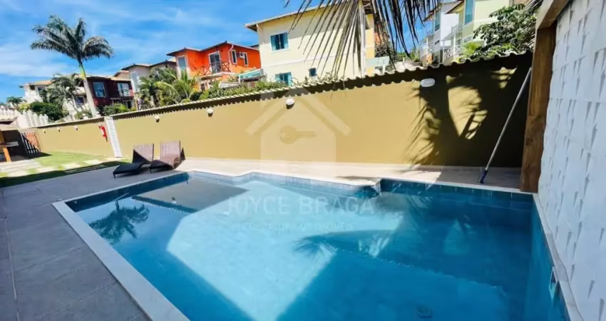 Casa triplex a venda em condomínio fechado a 300 metros da praia rasa!