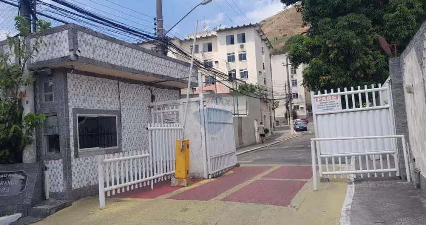 Apartamento á venda com 2 quartos ,  50m² em  praça seca -rio de janeiro