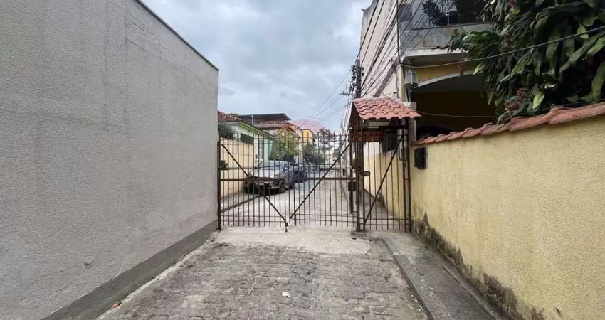 Casa á venda com 3 quartos  com 200 m² em praça seca - rio de janeiro