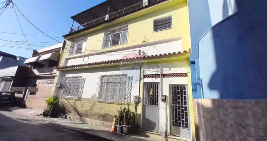 Casa de vila com 2 quartos e terraço com 160 m² no campinho - rio de janeiro