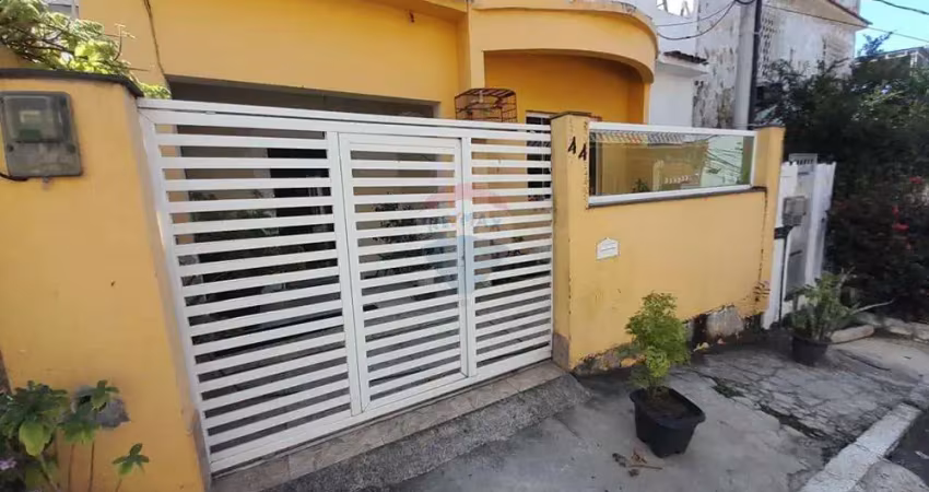 Casa em vila valqueire com 3 quartos e piscina em condomínio fechado