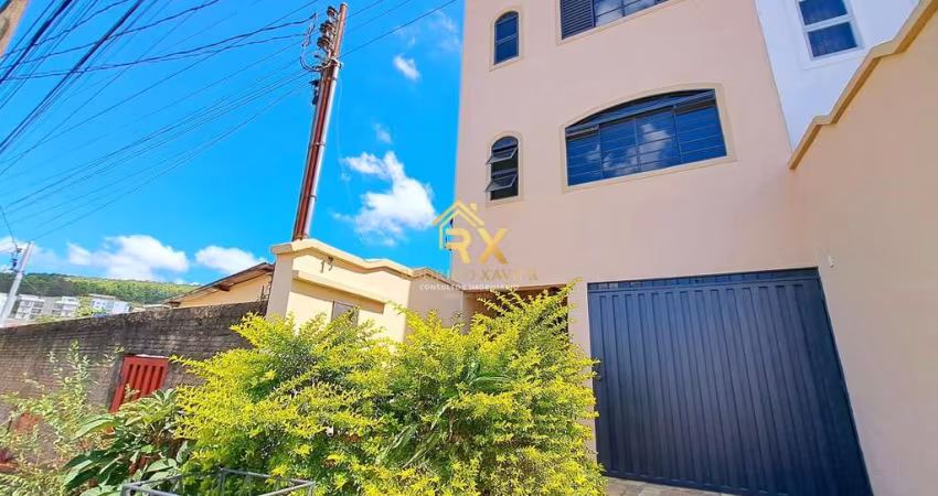 Casa Geminada com 2 quartos, no Jardim Country Club em Poços de Caldas