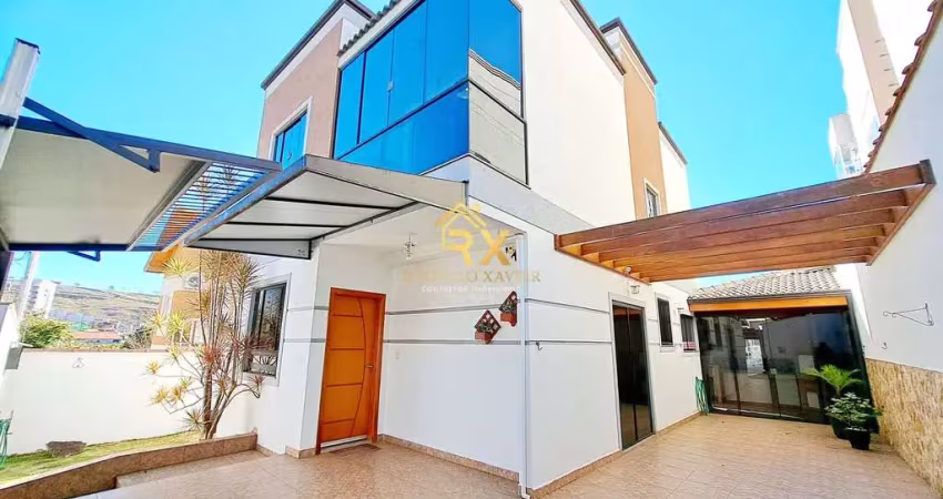 Casa na região oeste de poços de caldas, com 3 quartos sendo um suíte e 3 vagas de garagem