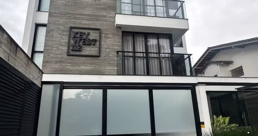 APARTAMENTO SEMI MOBILIADO COM 2 SUITES NO BAIRRO GLORIA
