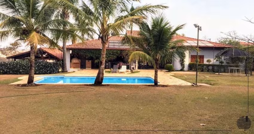 Casa Mobiliada para Locação ou Venda no condômino Moradas São Luiz.