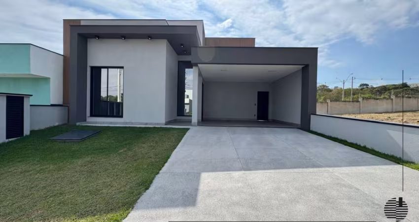 Casa à venda no Condomínio Gardenville em Itu.