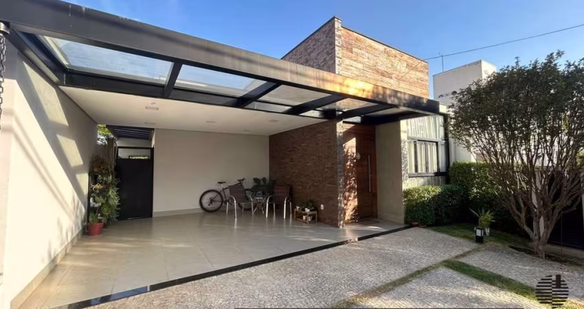 Casa com jacuzzi, à venda no Condomínio Reserva Parque do Varvito em Itu!