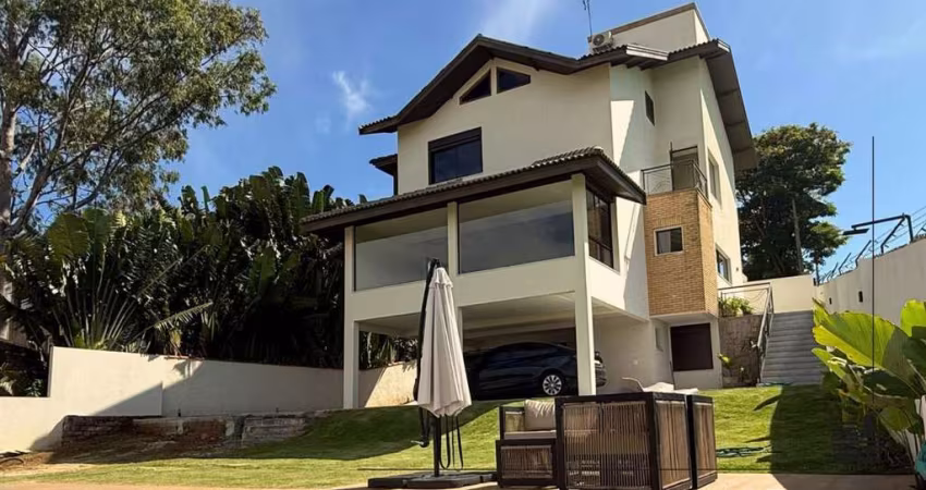 Casa com linda vista, à venda no Condomínio Campos de Santo Antônio I em Itu.