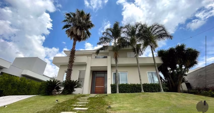 Linda casa no Condomínio Plaza Atheneé em Itu.