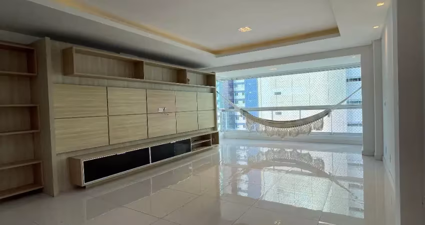 Apartamento em Tambaú para vender com 3 suítes e 2 vagas