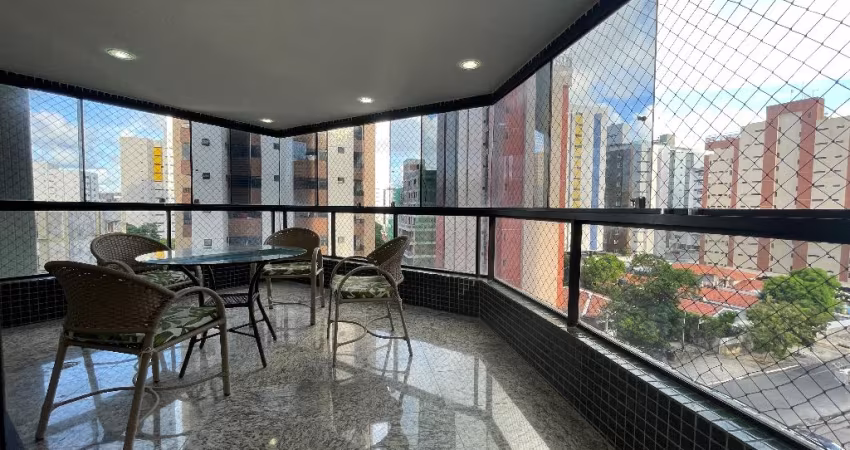 Apartamento de alto padrão no coração de Tambaú com 170m²