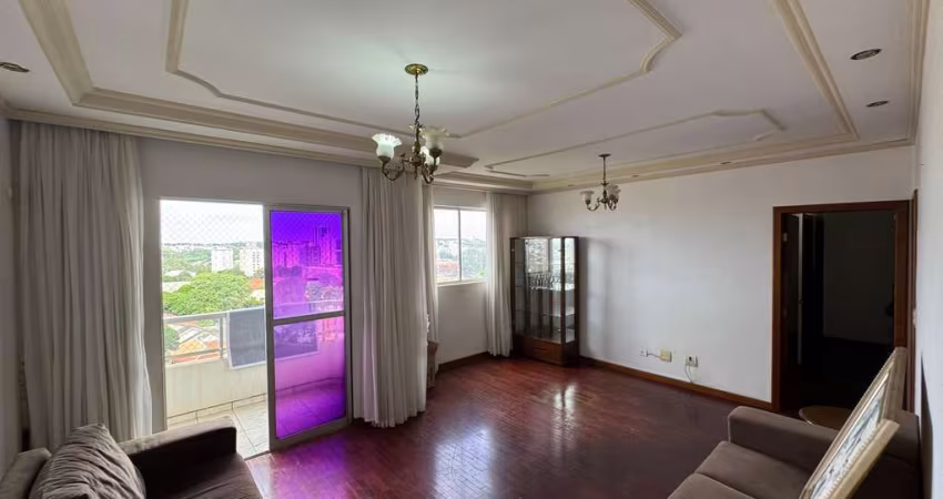 Ótimo apartamento no Edifício Pantanal, andar alto e com ótima vaga de garagem, desocupado
