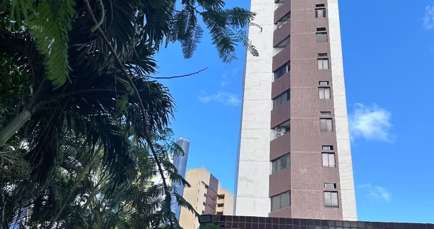PARNAMIRIM 107m2, 03 QTOS SENDO 01 SUÍTE