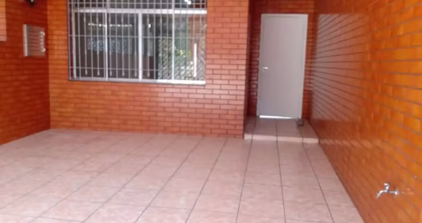 Linda casa com câmeras e cerca eletríca em todo o imóvel, pronta para morar.