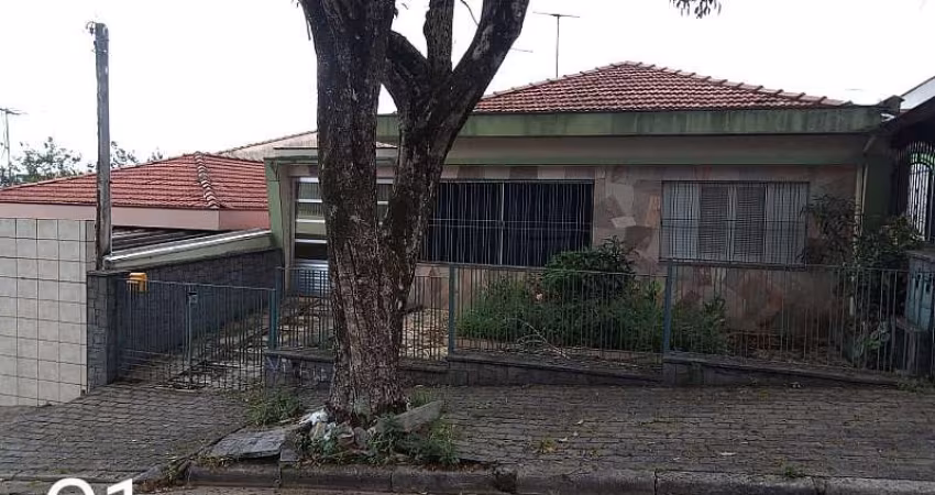 CASA TÉRREA COM 2 DORM SALA, COZ, QUINTAL COM CASA NOS FUNDOS