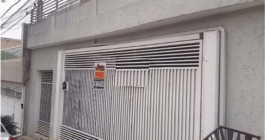 CASA 2 DORM E SOBRADO NOS FUNDOS AR CONDICIONADO E 3 VAGAS COBERTAS
