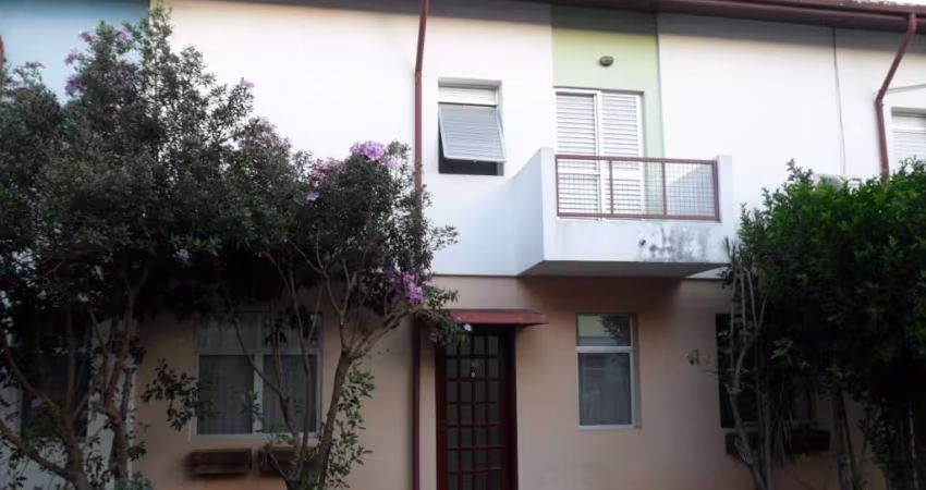 SOBRADO EM JACAREI CONDOMINIO FECHADO