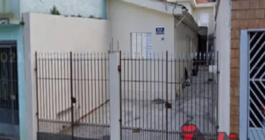 CASA COM 3 MORADIAS DE 1 DORM CADA