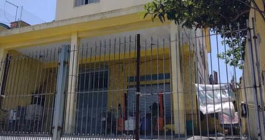 ASSOBRADADA COM 4 MORADIAS SALÃO COMERCIAL, SALÃO EVENTOS 8 VAGAS
