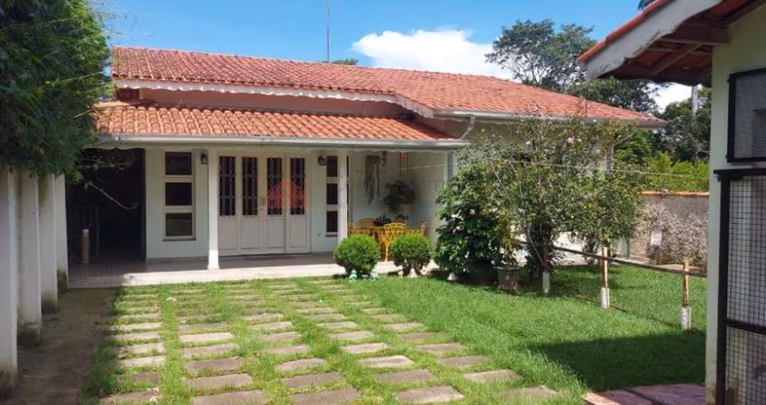 Casa para Venda em Serra Negra, Bairro das Posses, 3 dormitórios, 2 banheiros, 1 vaga