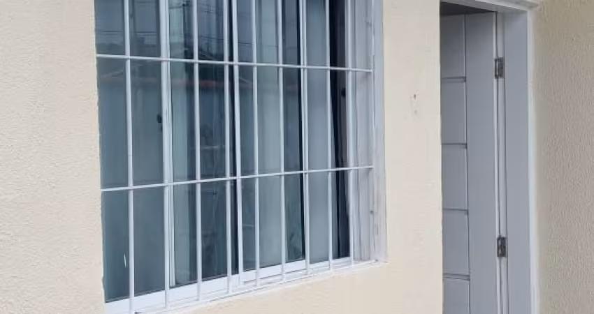 Casa em condomínio no Cibratel ll