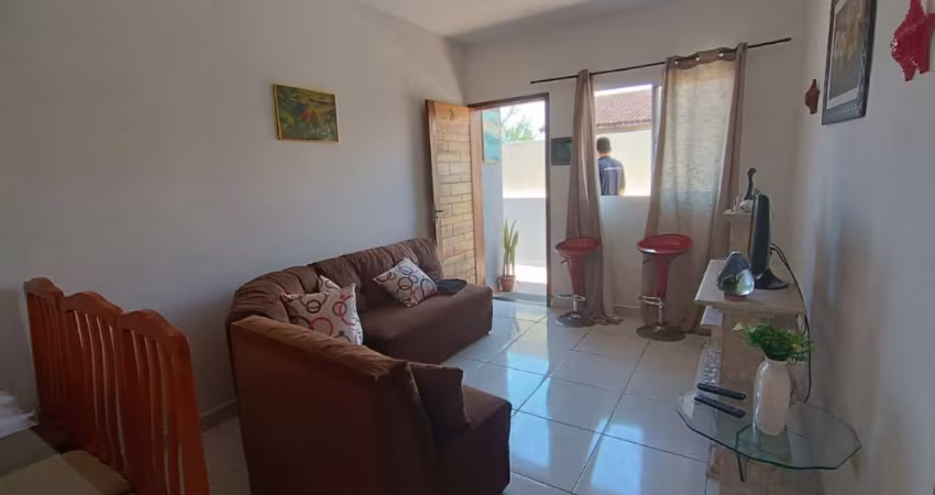 Casa em condomínio com 02 quartos no bairro Cibratel