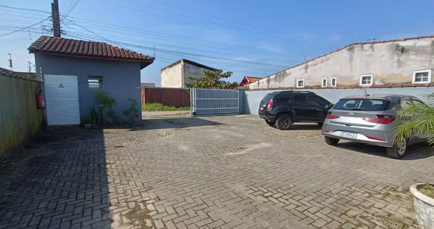 Casa no Cibratel 2 com dois quartos e dois banheiros