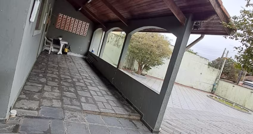 Espaçosa casa no Belas artes com 03 quartos