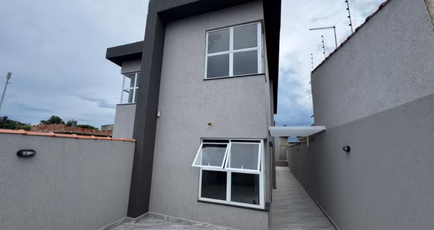 Casa com 03 quartos no Gaivota