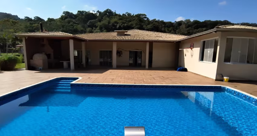 CHÁCARA COM PISCINA A VENDA NA PRAIA EM PERUIBE/SP