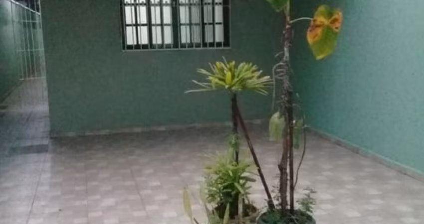 Casa com 2 quartos à 1 km do mar em Itanhaém