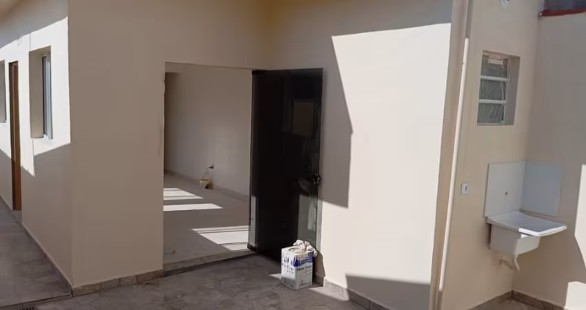 casa com 2 quartos à 1.6km da rodovia em Itanhaém